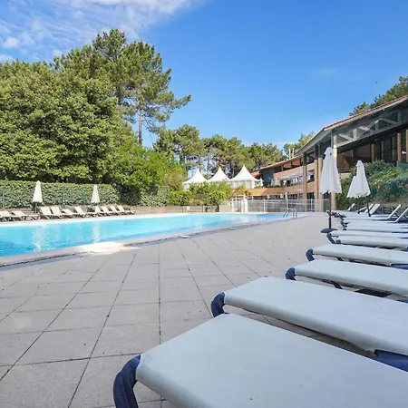 아파트 Village Cheval Residences-1 By Interhome